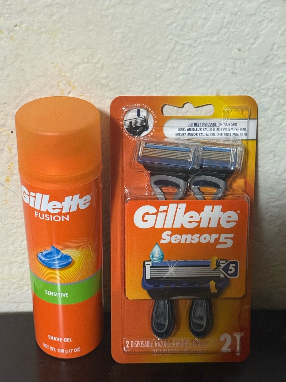 Gillette Fusion Shave Gel & Sensor5 Disposable Razor Pack - Orange